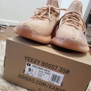 Yeeze Boost 350 V2 Clay